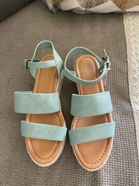 American Eagle Outfitters Mint Green Strappy Platform Sandals